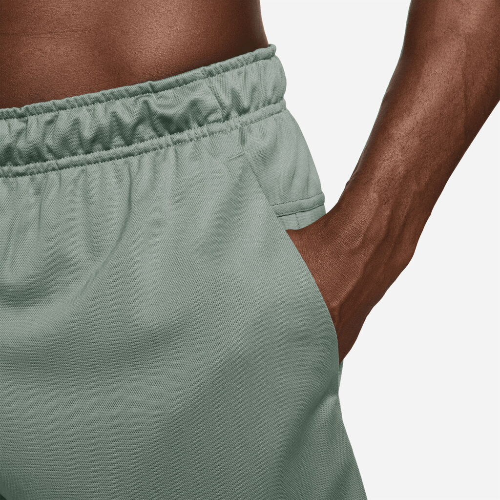 Detail van elastische tailleband met trekkoord en zijzakken van Nike IF2177-006