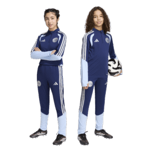 adidas Ajax Amsterdam kindertrainingspak bestaande uit de quarter-zip training top (KC1864) en de bijbehorende trainingsbroek (KC1862).
