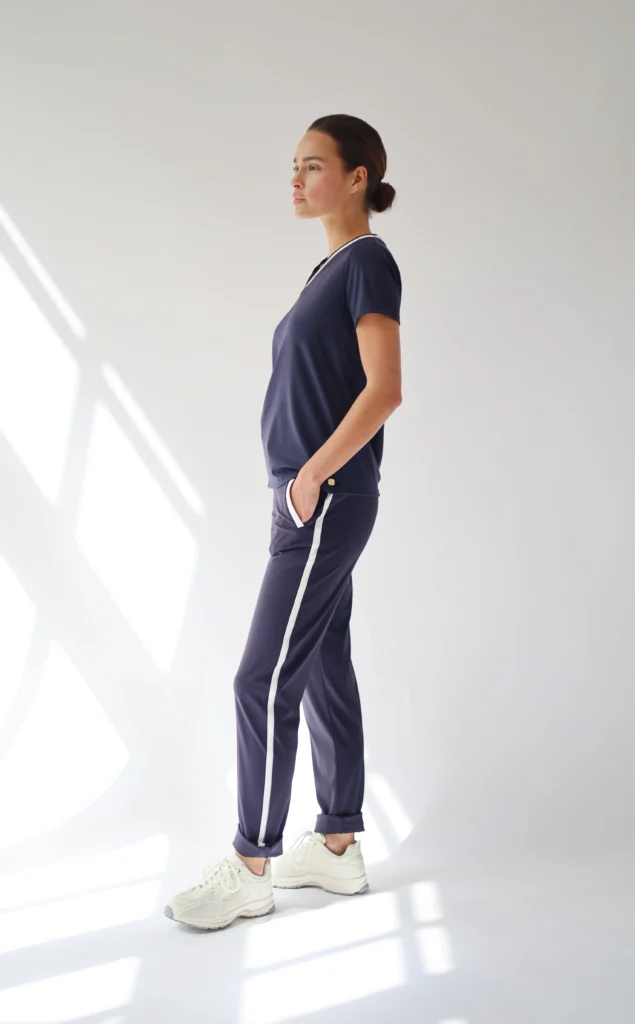 House of Gravity Contrast Tee dames sport T-shirt in Deep Blue White