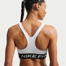 Nike Pro Wmns Light-Support Bra IQ1035-100 achteraanzicht.