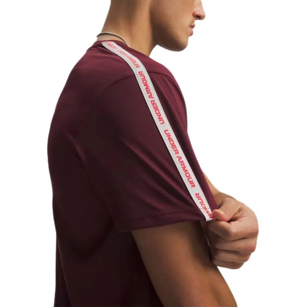 Under Armour Tech Taping heren sportshirt rood met korte mouwen vooraanzicht