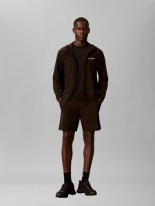Calvin Klein Woven Short LVGMS6S806-UB1 heren short in het zwart met geweven structuur en elastische tailleband