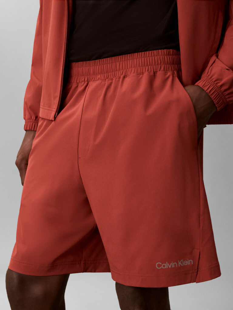 Calvin Klein Woven Short LVGMS6S806-XWB heren short in de kleur XWB met geweven structuur en elastische tailleband