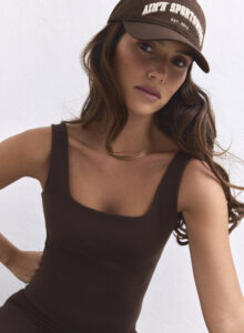 Aim'n Chocolate Sense Singlet 2604144-147 dames sporttop in de kleur Chocolate bruin met zachte stretchstof