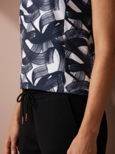 Vooraanzicht van het [N024] Sjeng Sports Lady Tee Idola dames t-shirt met korte mouwen