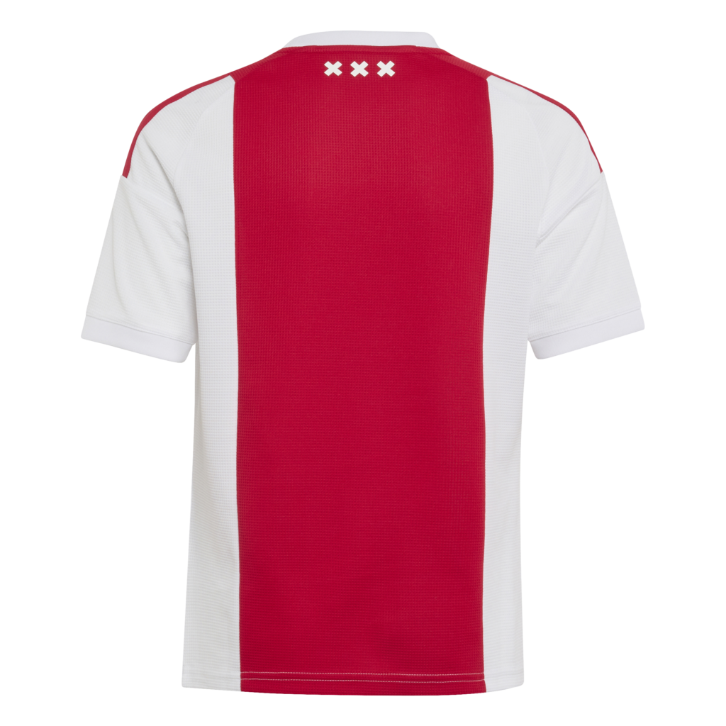 Adidas Ajax Amsterdam thuis tenue bestaande uit het klassieke rode en witte shirt en short