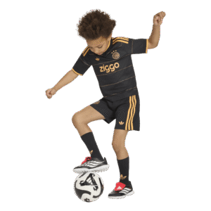 Adidas Ajax Amsterdam Uit Tenue 2026/2027 bestaande uit het officiële uitshirt en de bijpassende uitshort met clubembleem