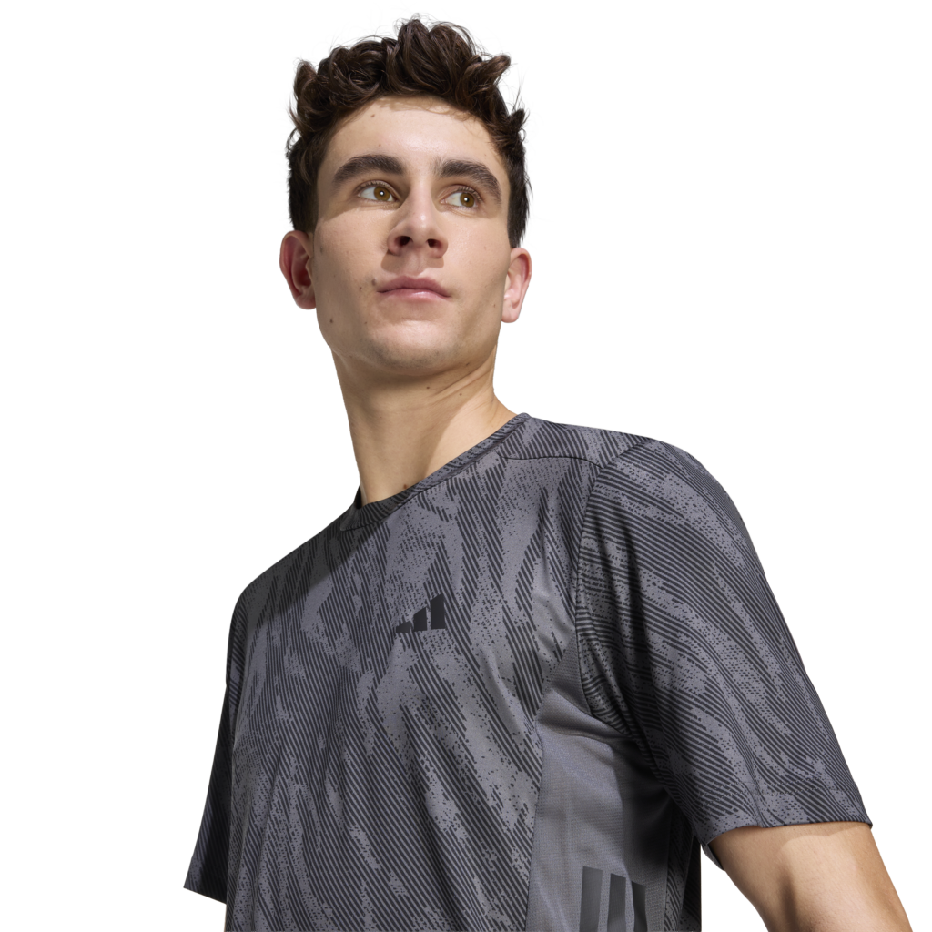 Adidas Techess AOP T KQ7353 sportief heren t-shirt met allover print en vochtregulerend materiaal