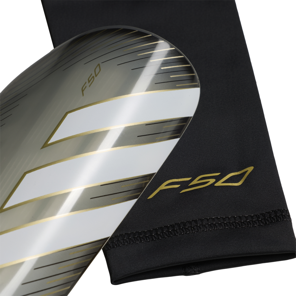 adidas F50 League scheenbeschermers KV9011 in carbon grijs met zwarte compressiekousen