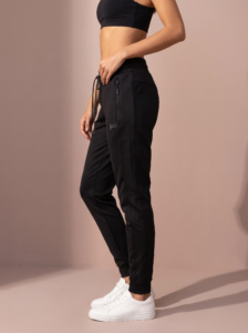 Sjeng Sports Lady Pant Klaartje dames trainingsbroek met elastische tailleband, vrouwelijke pasvorm en zakken