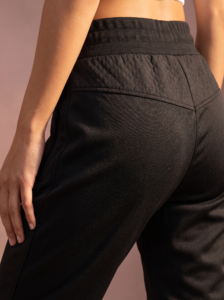 Sjeng Sports Lady Pant Klaartje dames trainingsbroek met elastische tailleband, vrouwelijke pasvorm en zakken