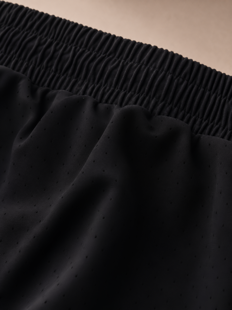 Zwarte Sjeng Sports Lady Short Laure dames tennis- en padelbroekje met een comfortabele elastische tailleband.