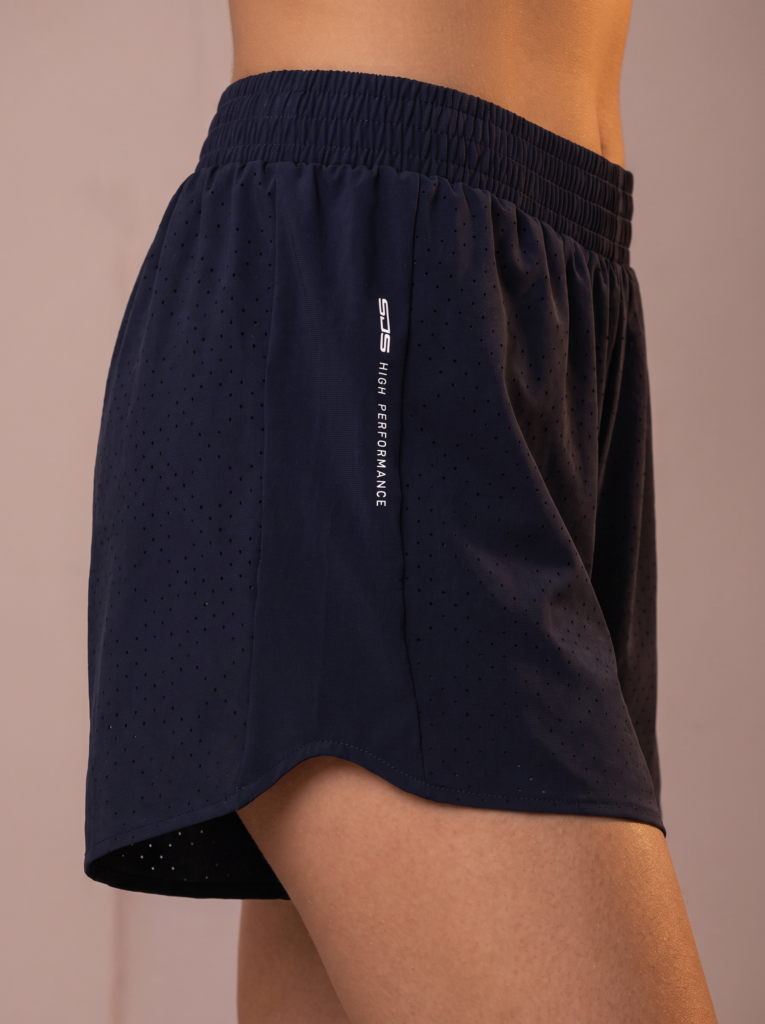 Sjeng Sports Lady Short Laure N024 dames sportshort in het donkerblauw (Navy) met elastische tailleband en binnenbroekje