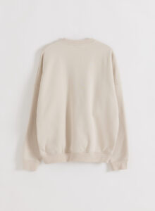 Aim'n Sand Varsity Sweatshirt 23100186-025 dames sweater in de kleur Sand zandkleur met Varsity borduursel