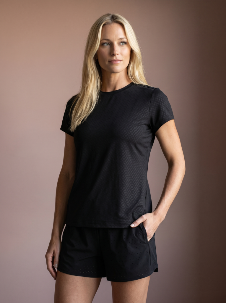 Sjeng Sports Lady Tee Sommer B001 dames sportshirt in het zwart met korte mouwen en V-hals