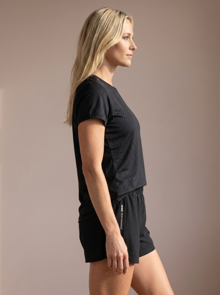 Sjeng Sports Lady Tee Sommer B001 dames sportshirt in het zwart met korte mouwen en V-hals