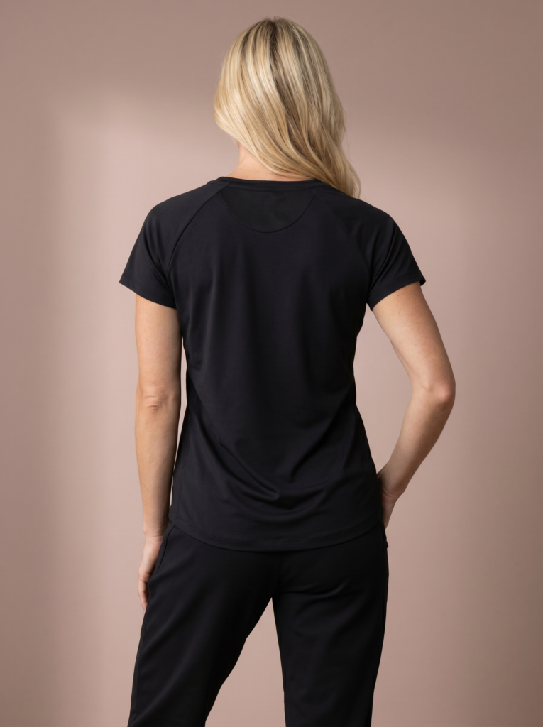 Sjeng Sports Lady Tee Sunny B001 dames sportshirt in het zwart met korte mouwen en ronde hals