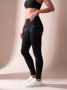 Sjeng Sports Lady Tights Tunde-B001 dames sportlegging in het zwart met zakken voor tennisballen en hoge tailleband