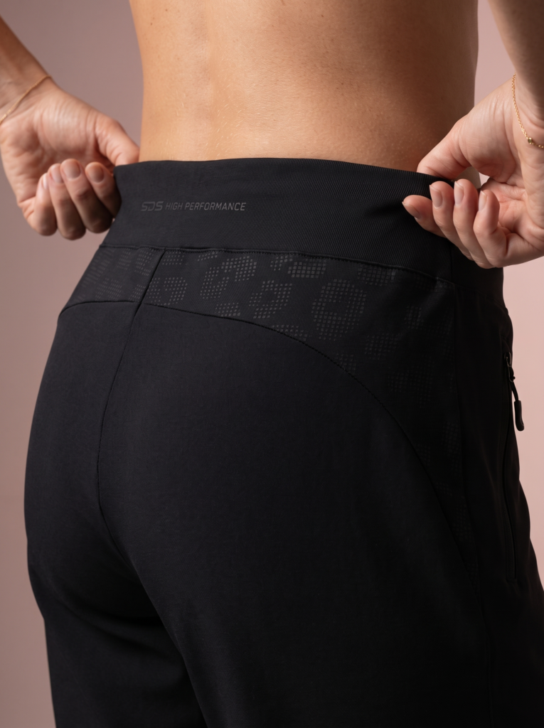 Sjeng Sports Lady Pant Veerle dames trainingsbroek met elastische tailleband, vrouwelijke snit en fijne pasvorm