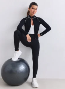 Aim'n Black Sense Contrast Tights 25030689-010 dames sportlegging in het zwart met stijlvolle contrastdetails en hoge taille