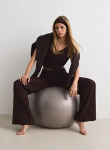 Aim'n Chocolate Sense Pants 26011185-147 dames broek in de kleur Chocolate bruin met een comfortabele tailleband