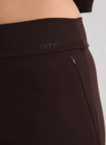 Aim'n Chocolate Sense Pants 26011185-147 dames broek in de kleur Chocolate bruin met een comfortabele tailleband