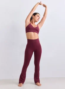 Aim'n Merlot Sense Flare Tights 23040026-187 dames flared legging in de kleur Merlot bordeauxrood met uitlopende pijpen
