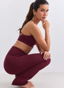 Aim'n Merlot Sense Flare Tights 23040026-187 dames flared legging in de kleur Merlot bordeauxrood met uitlopende pijpen