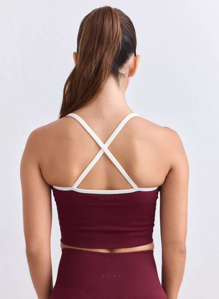 Aim'n Merlot Shape Seamless Cross Back Bralette 24070409-187 dames naadloze sport-bh met gekruiste bandjes in Merlot bordeauxrood