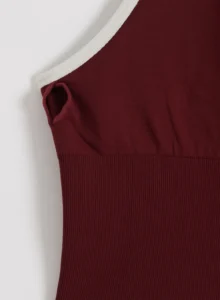 Aim'n Merlot Shape Seamless Cross Back Bralette 24070409-187 dames naadloze sport-bh met gekruiste bandjes in Merlot bordeauxrood