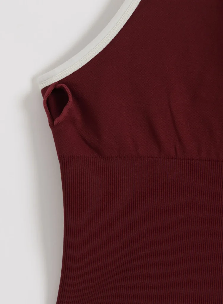 Aim'n Merlot Shape Seamless Cross Back Bralette 24070409-187 dames naadloze sport-bh met gekruiste bandjes in Merlot bordeauxrood