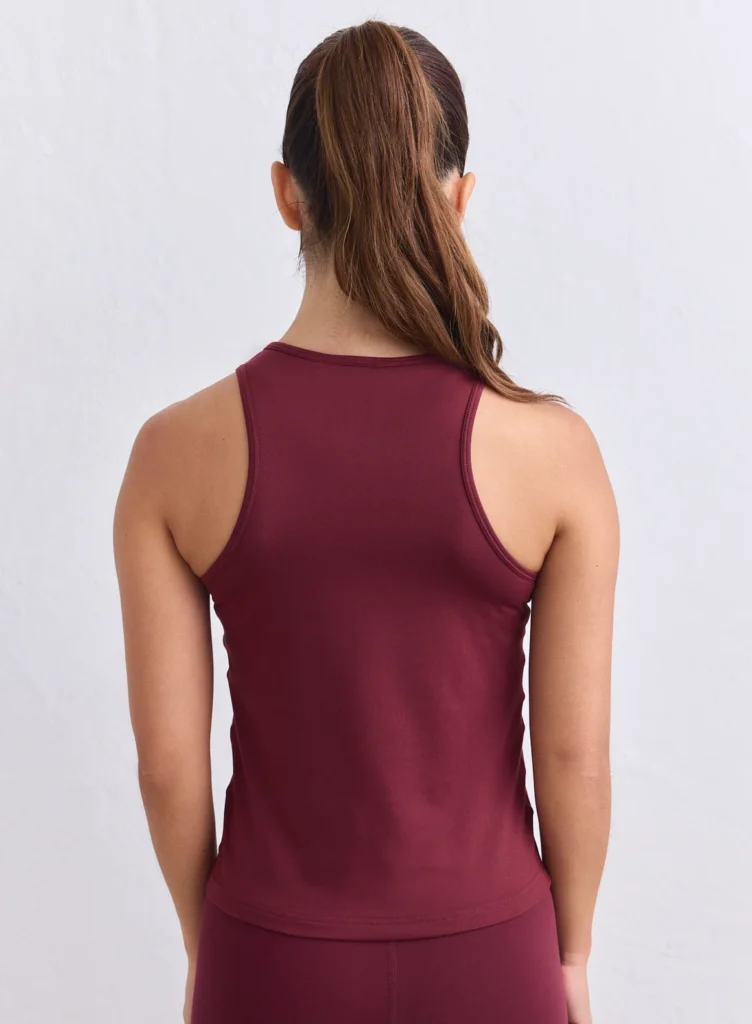Aim'n Merlot Soft Basic Singlet 25010743-187 dames top in de kleur Merlot bordeauxrood van zacht materiaal