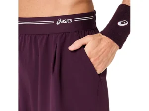 Vooraanzicht van de paars-rode Cassis Asics Game 7 Inch heren sportshort