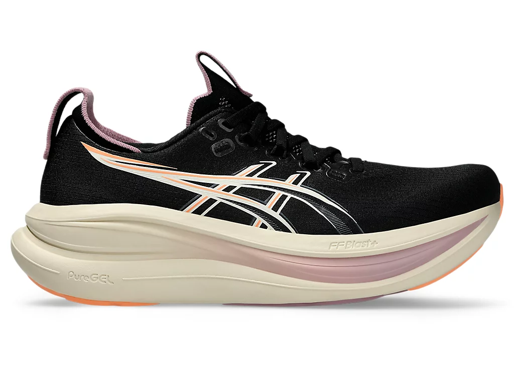 Zijaanzicht van de zwarte Asics Gel-Nimbus 28 dames