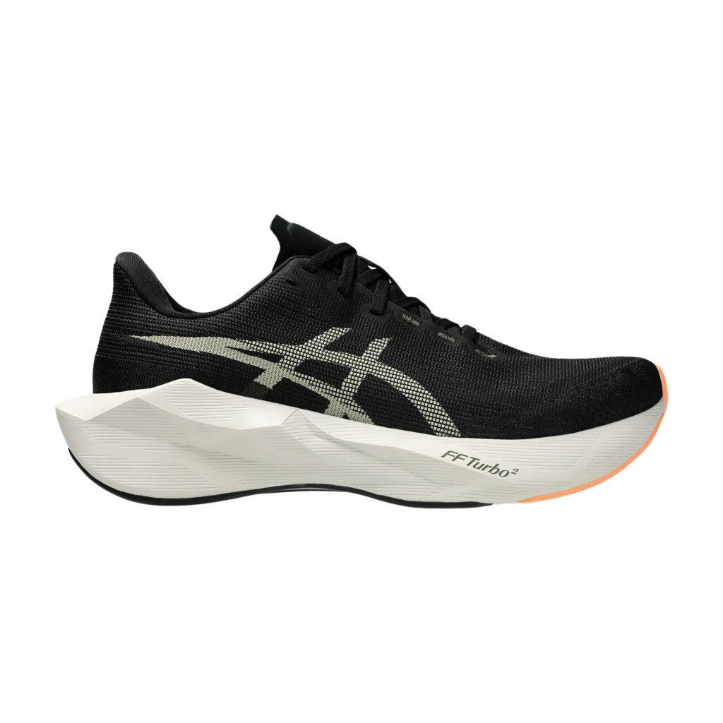 Asics Novablast 6 heren hardloopschoenen zwart wit 1011C243-001