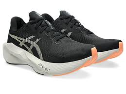 Asics Novablast 6 heren hardloopschoenen zwart wit 1011C243-001