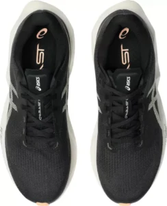 Asics Novablast 6 heren hardloopschoenen zwart wit 1011C243-001