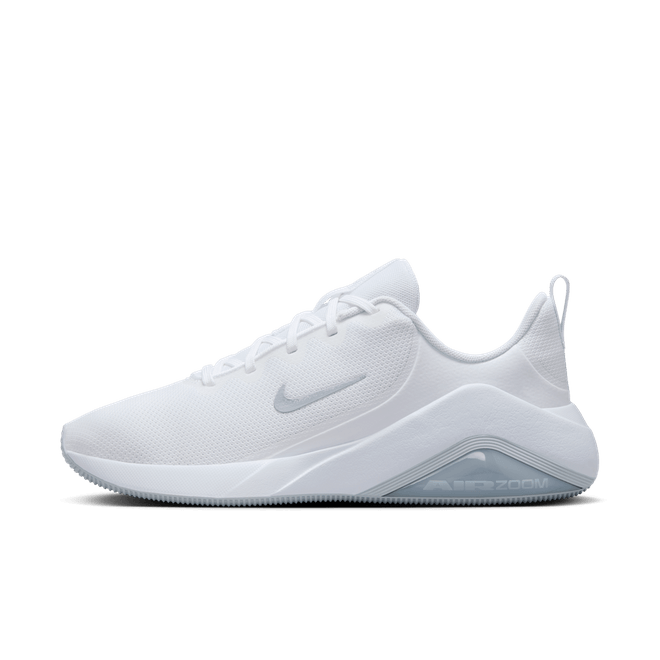 Nike W Air Zoom Bella 7 FZ1689-100 dames fitnessschoen in het wit met dempende Zoom Air zool