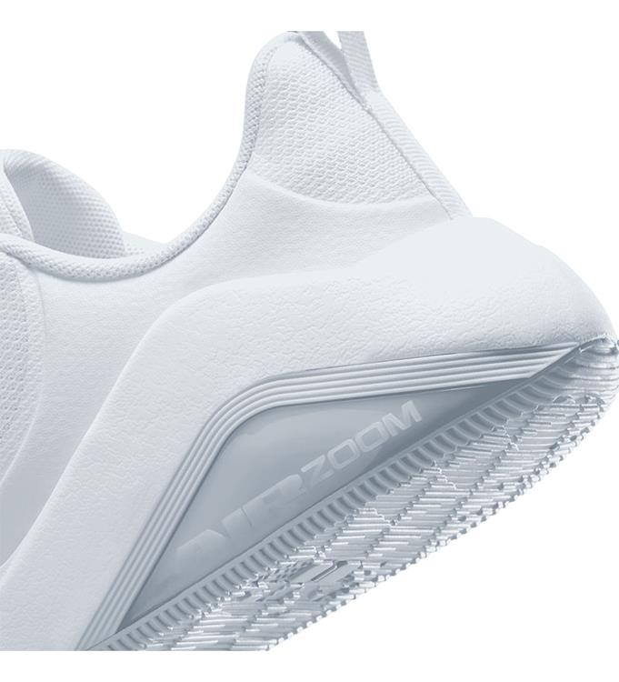 Nike W Air Zoom Bella 7 FZ1689-100 dames fitnessschoen in het wit met dempende Zoom Air zool