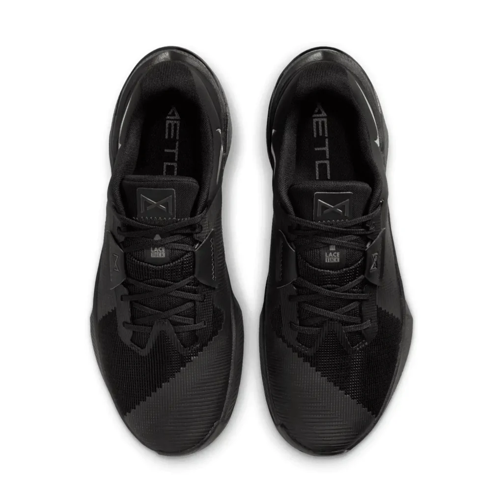 Nike Metcon 10 heren fitnessschoenen in zwart met volt details en een brede, stabiele hak