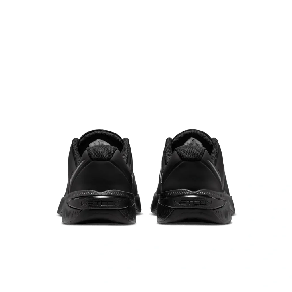 Nike Metcon 10 heren fitnessschoenen in zwart met volt details en een brede, stabiele hak