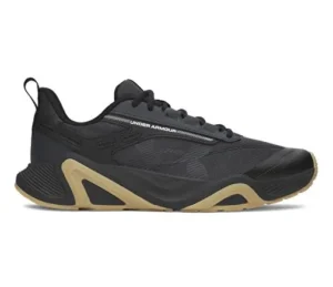 Under Armour Charged Commit TR 5 fitnesstrainers voor heren in het zwart (6007140-016) met platte zool en verstevigde hielkap