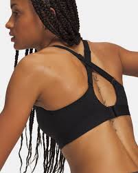 Under Armour Effortless High sport-bh in het grijs (6011263-008) met voorgevormde cups en verstelbare bandjes voor high support