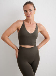 Aim'n Dark Ivy Shape Seamless Cross Back Bralette naadloze donkergroene dames sport-bh met gekruiste rugbandjes
