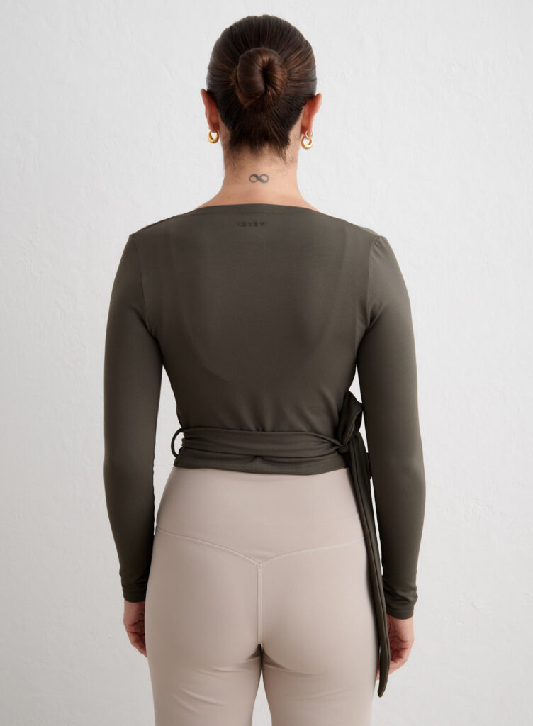 Aim'n Dark Ivy Shape Seamless Wrap Long Sleeve naadloze donkergroene dames longsleeve met wikkeleffect