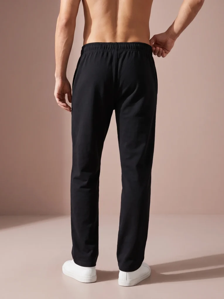 De zachte sweatpant die je aantrekt voor training én daarna.