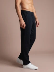 De zachte sweatpant die je aantrekt voor training én daarna.