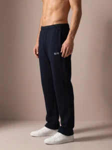 De zachte sweatpant die je aantrekt voor training én daarna.