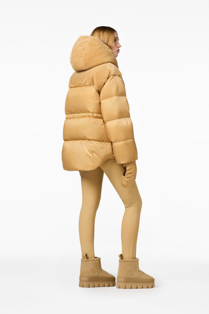Goldbergh Kimochi Jacket GB00320263-7485 zandkleurig luxe damesjack met opstaande kraag