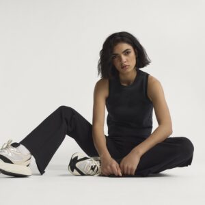 Adidas W All Szn SL FP JM3757 comfortabele en zachte dames sweatpant met elastische taille en zakken